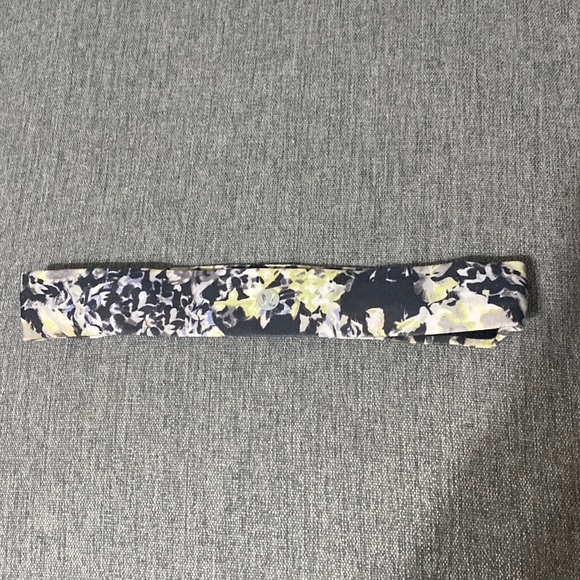 Lululemon Headband Floral - Picture 1 of 2